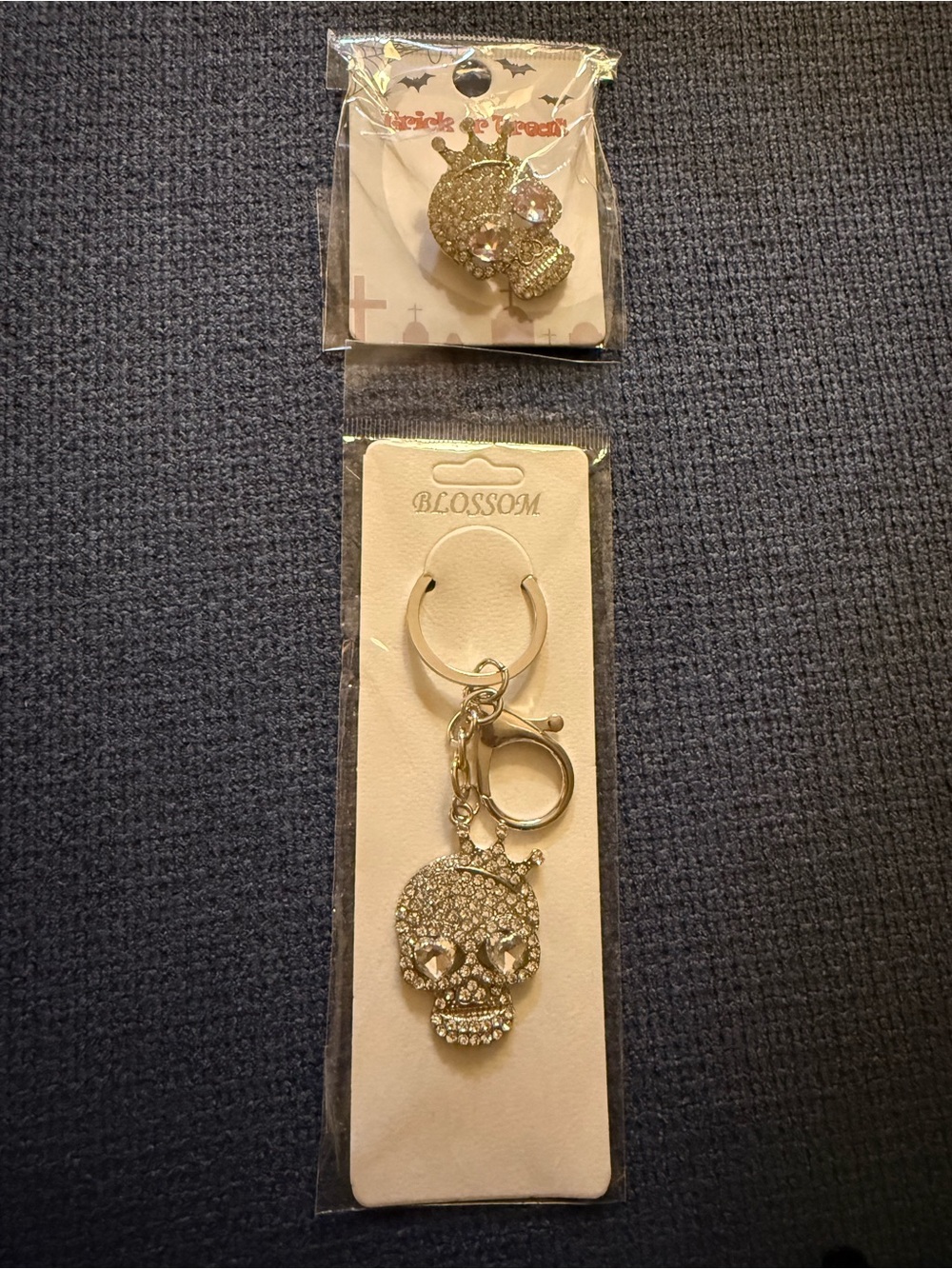 Halloween Skull Keychain & Brooch Pin Set - NIP